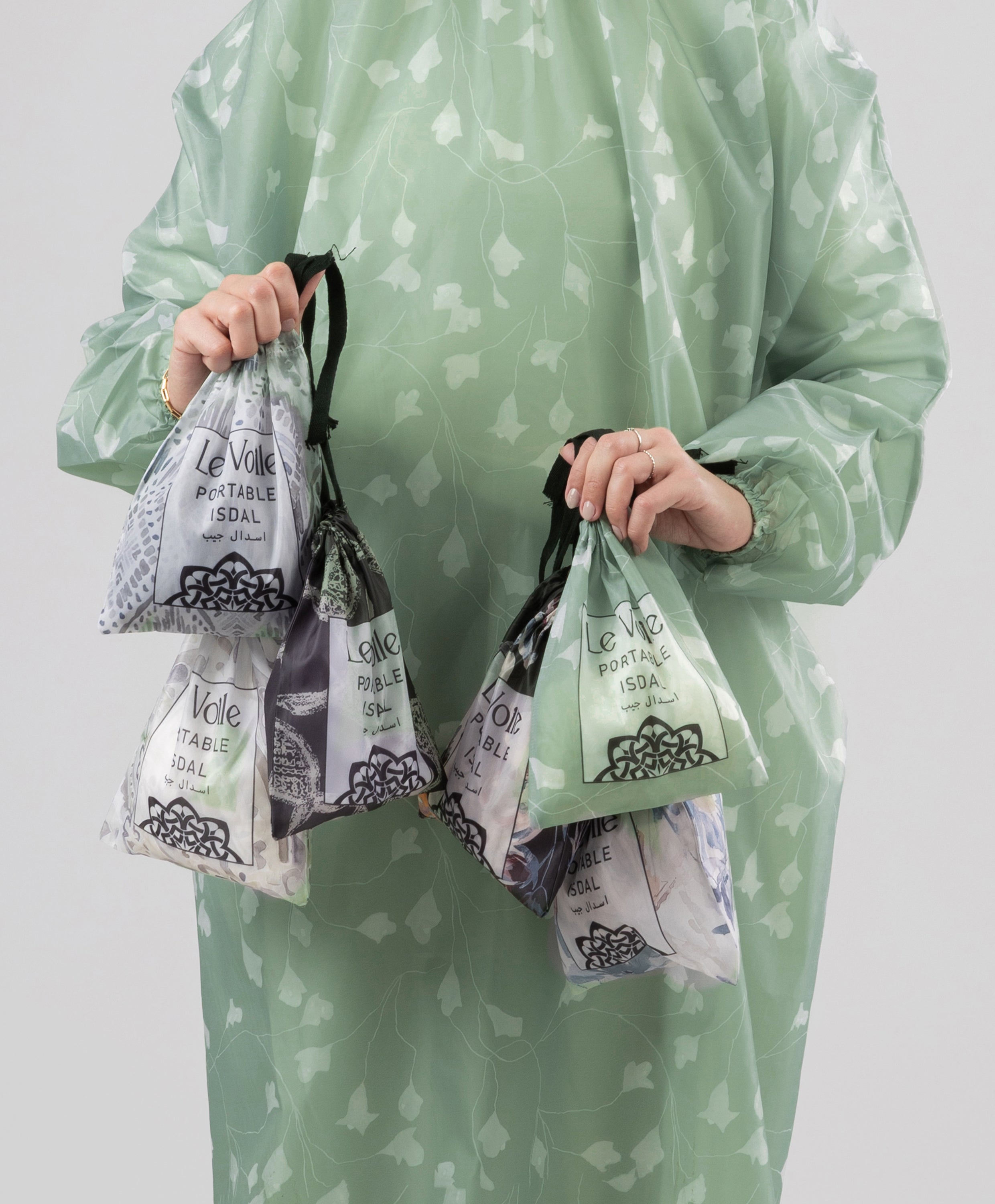 Portable Items – Le Voile