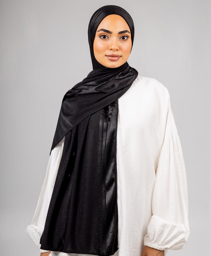 Luxurious Kuwaiti Scarf
