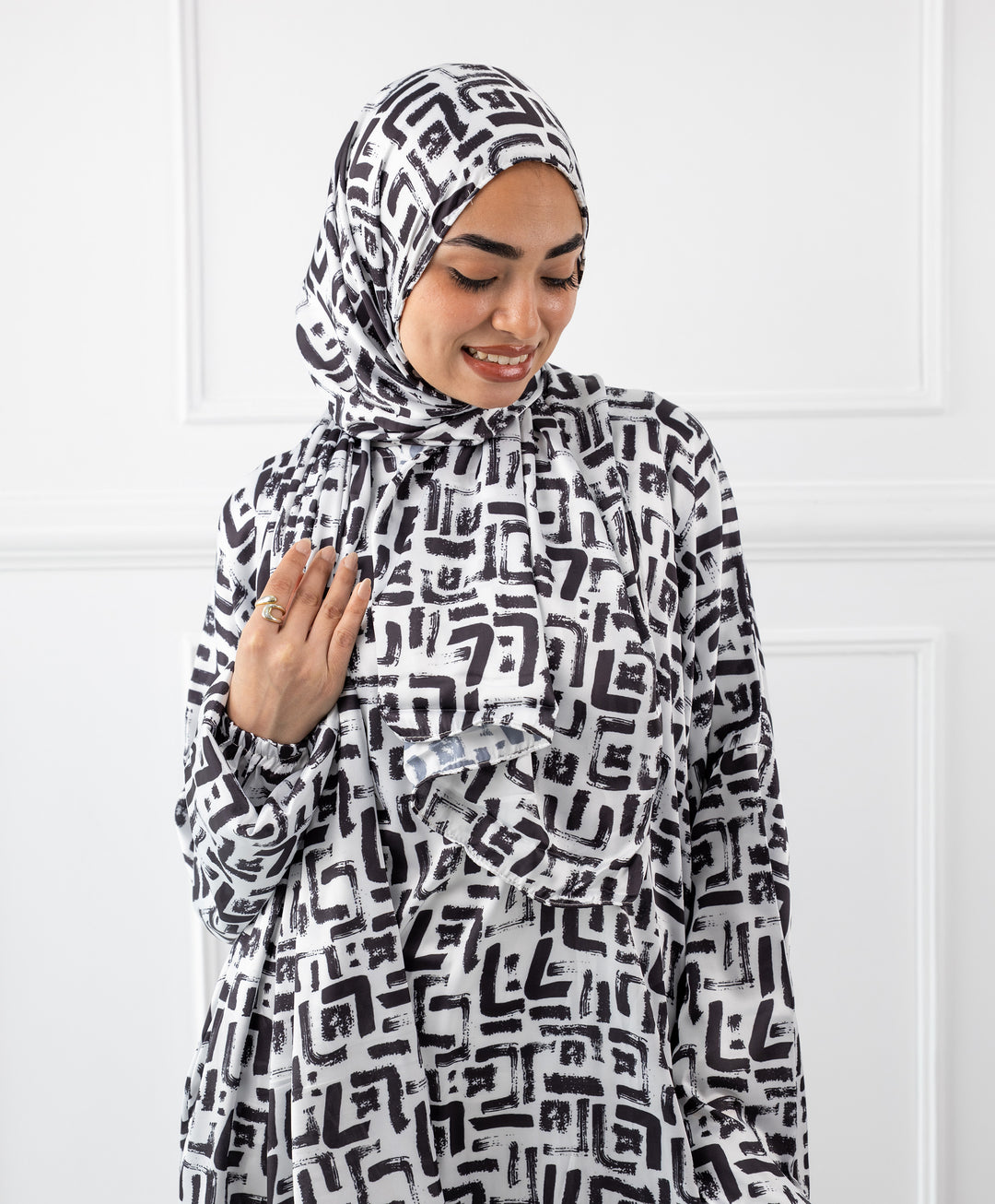 Ink Blot Satin Isdal