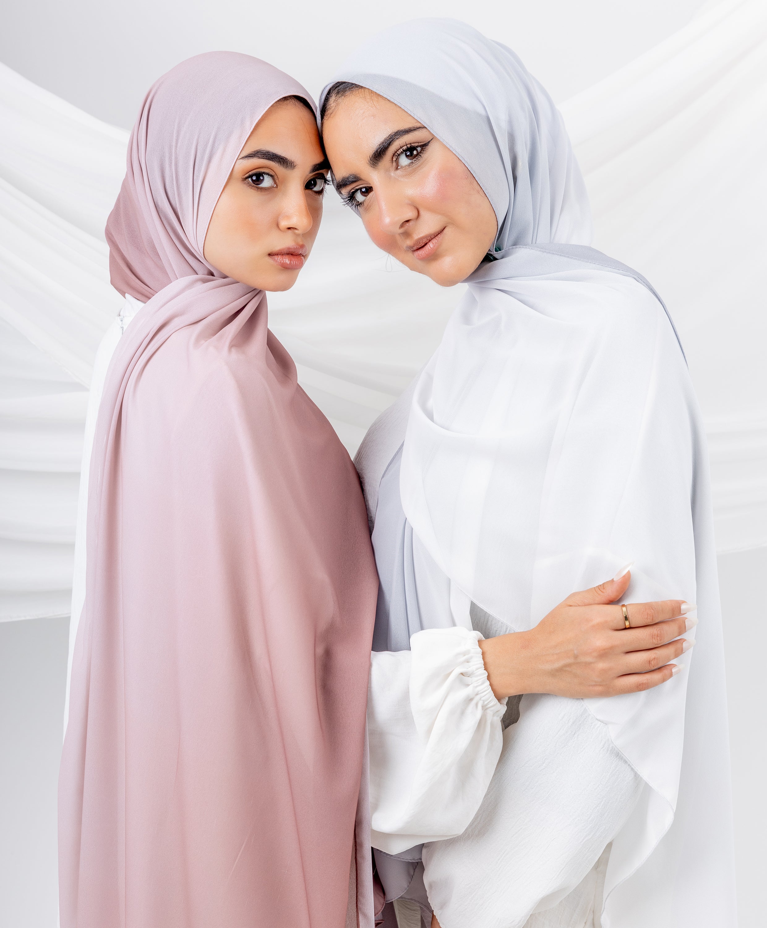 ★LECYTO★ L Logo Chiffon ScarfWhite Gradient Chiffon Scarf – Le Voile