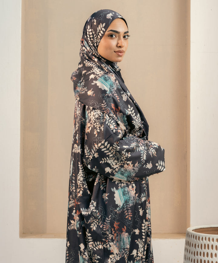 Dark Floral Satin Isdal