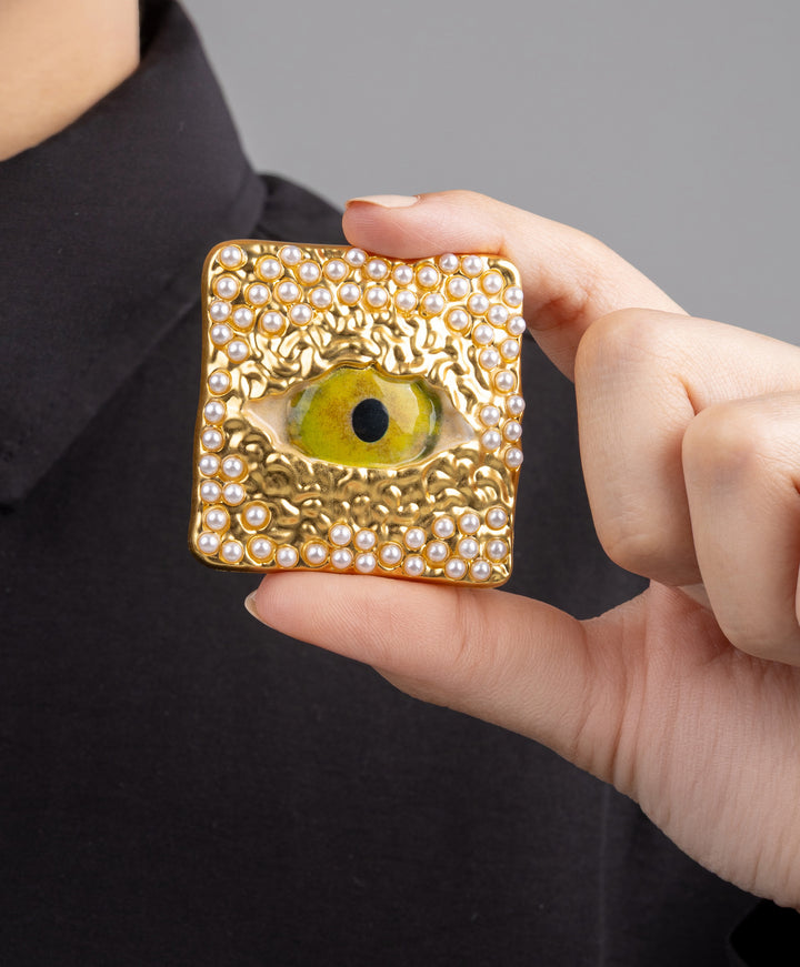 Ocura Brooch