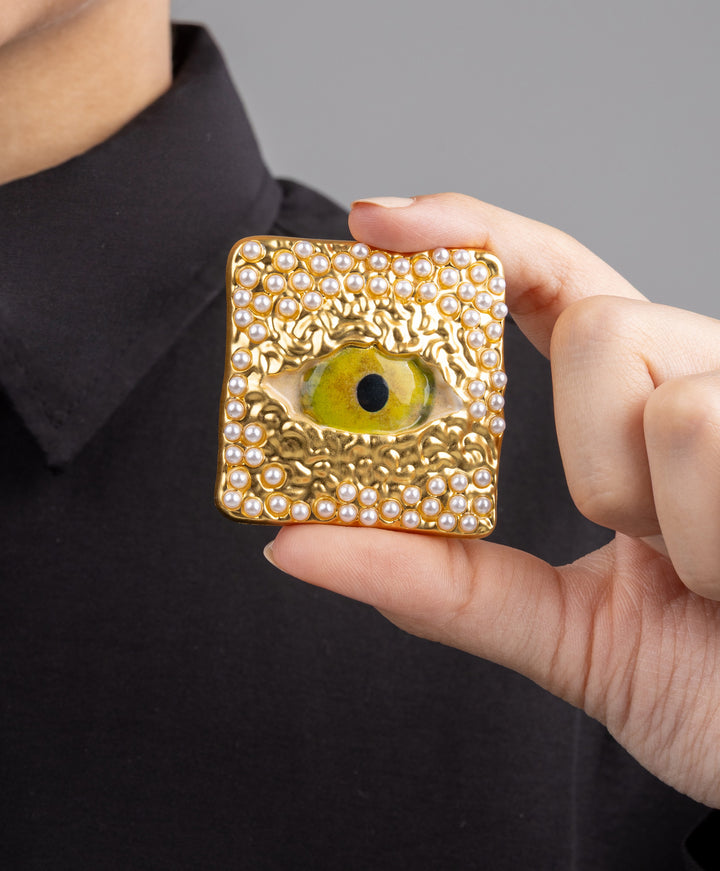 Ocura Brooch