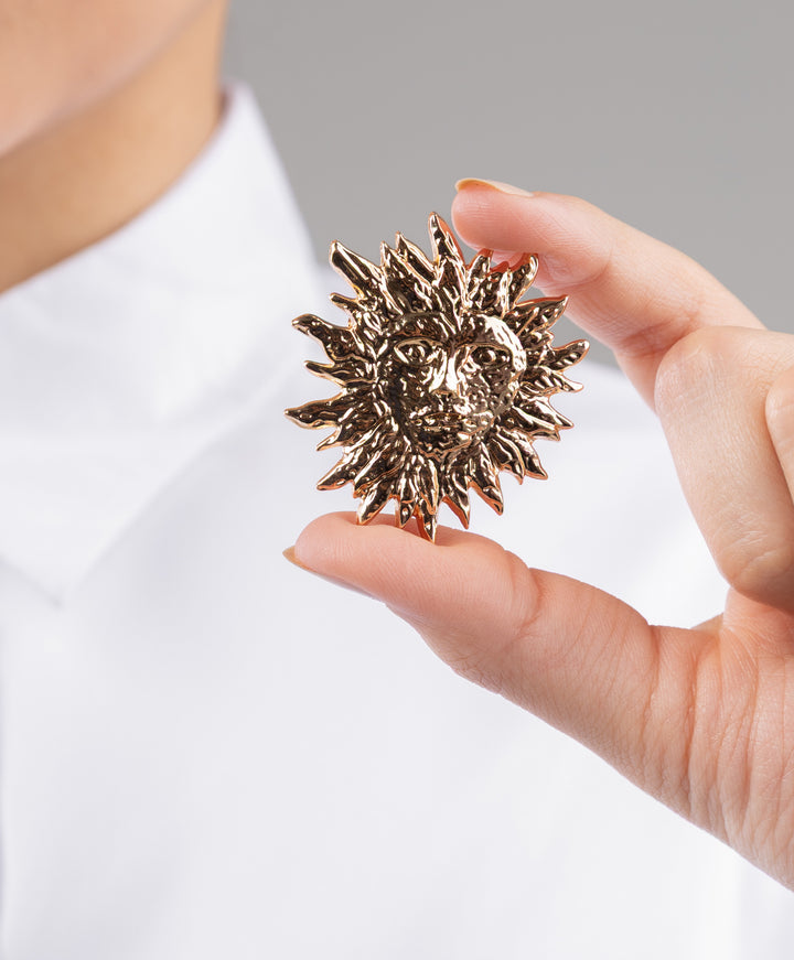 Aurum Brooch