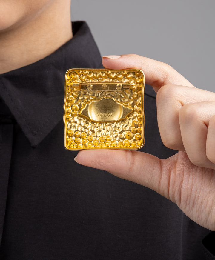 Ocura Brooch