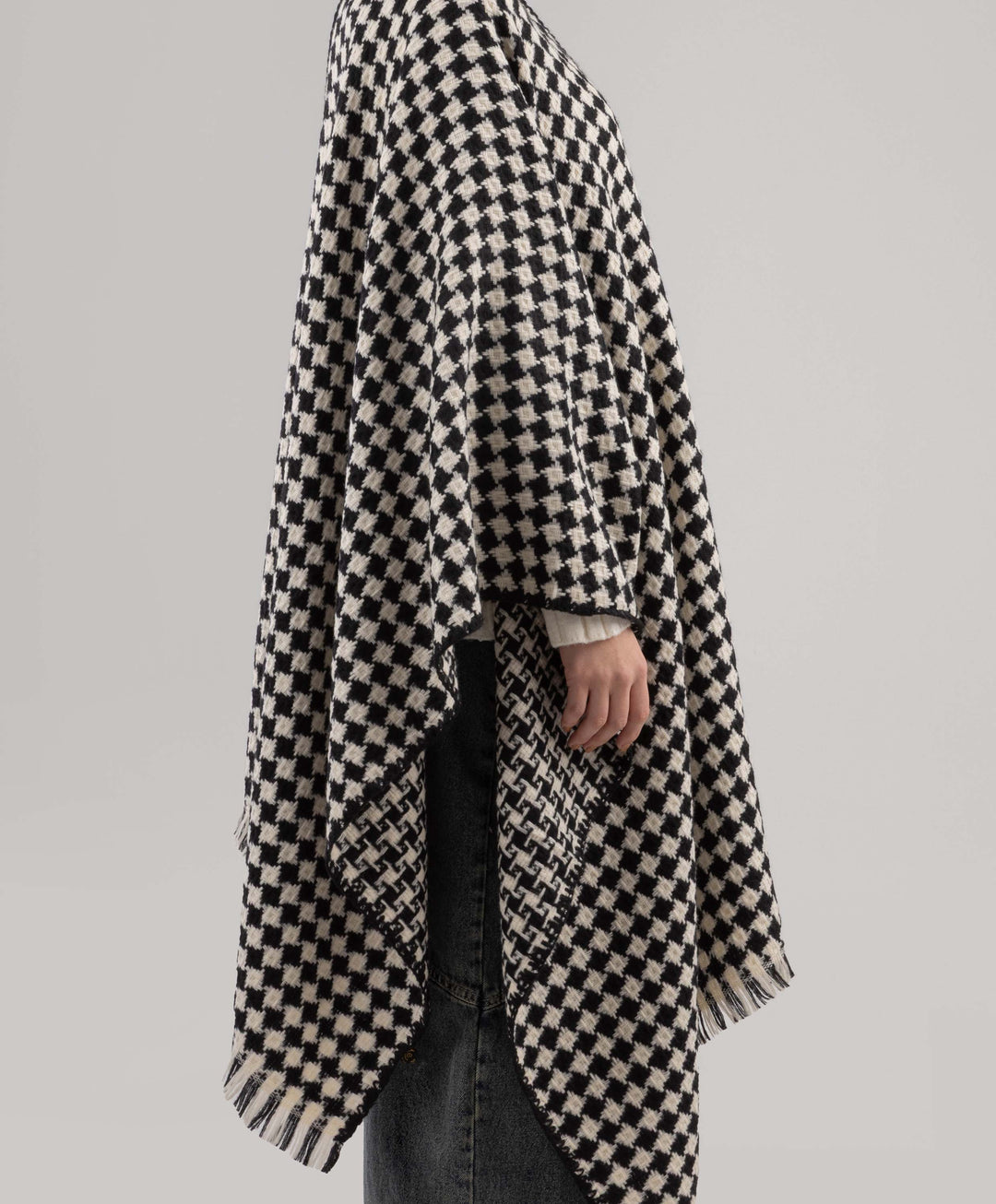 Black & White Winter Shawl