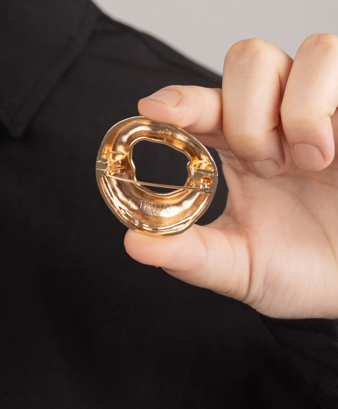 Round Brooch