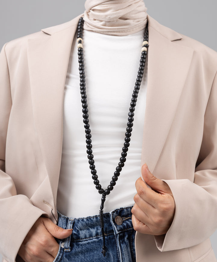 Oak Necklace