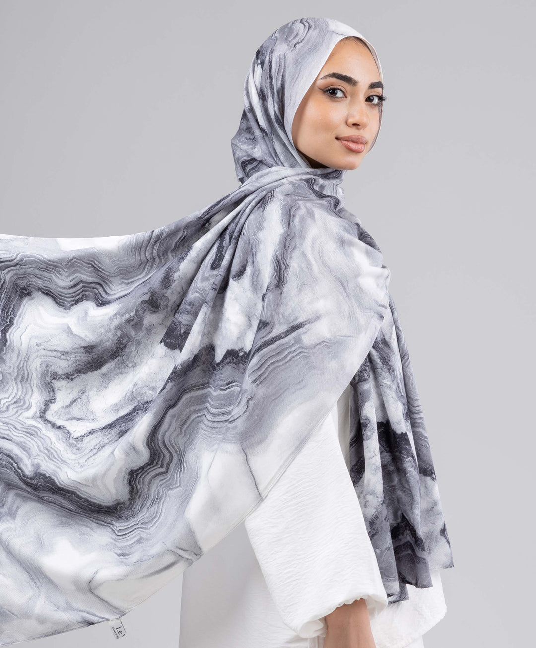 Wavy Modal Scarf
