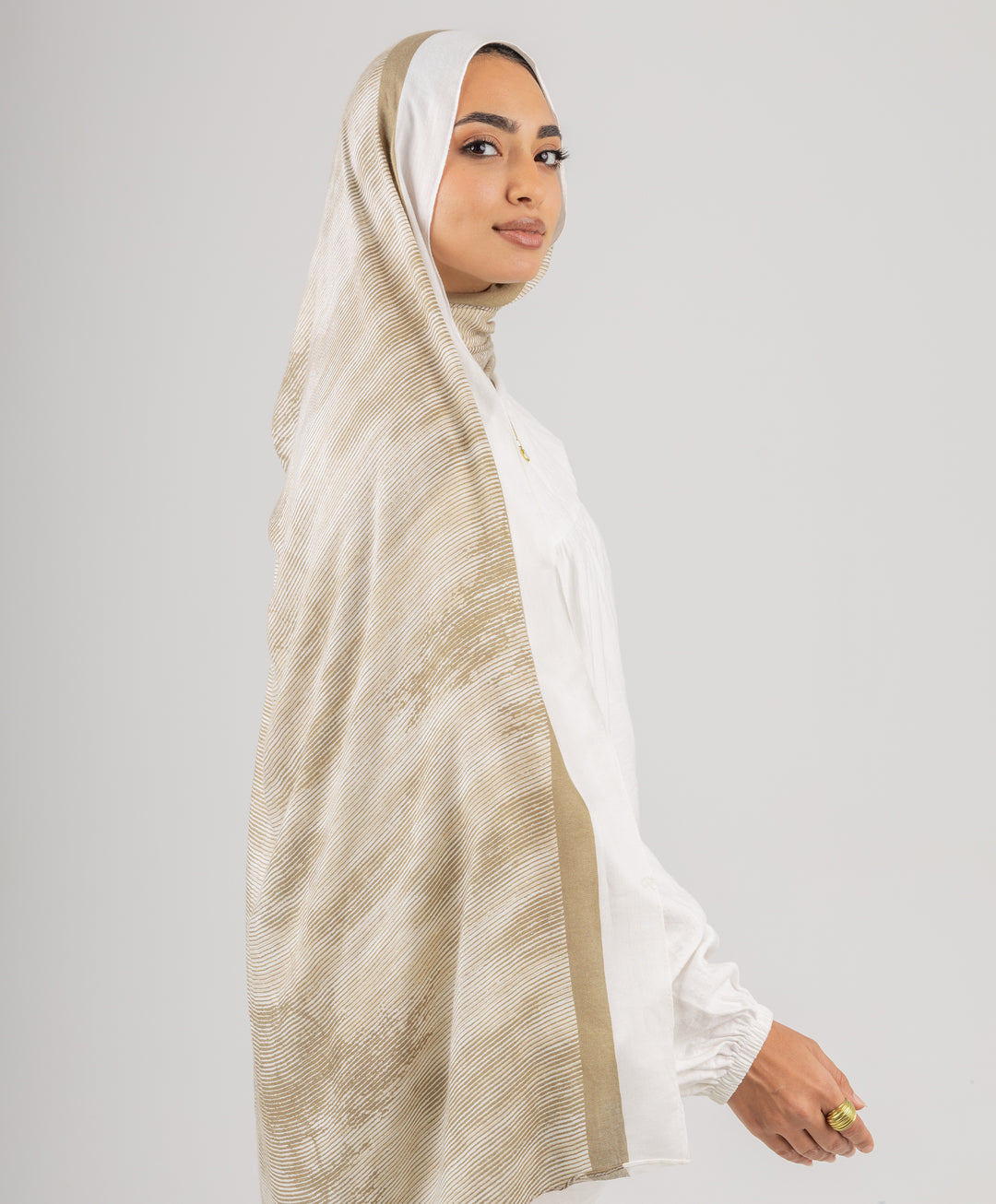 String Modal Scarf