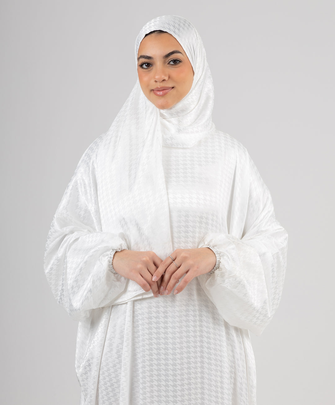 Offwhite Jacquard Satin Isdal