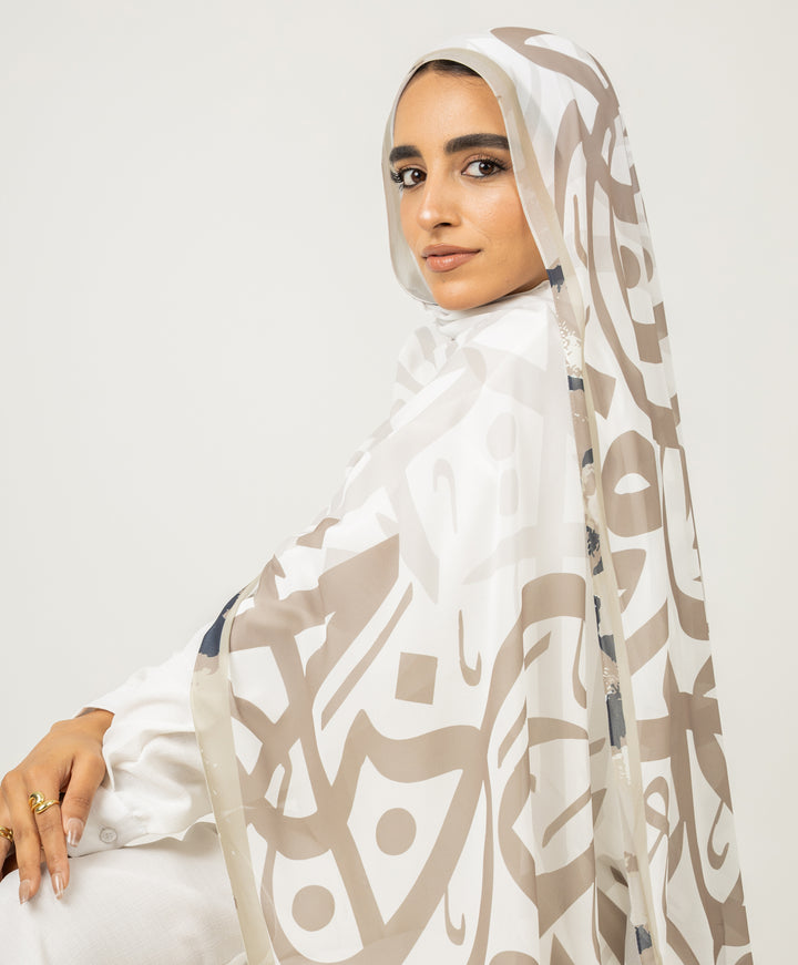 Flowing Verse Scarf