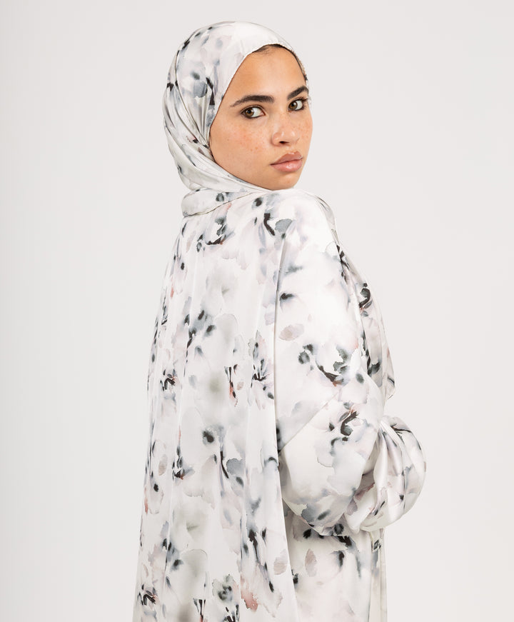 Pale Hues Satin Isdal