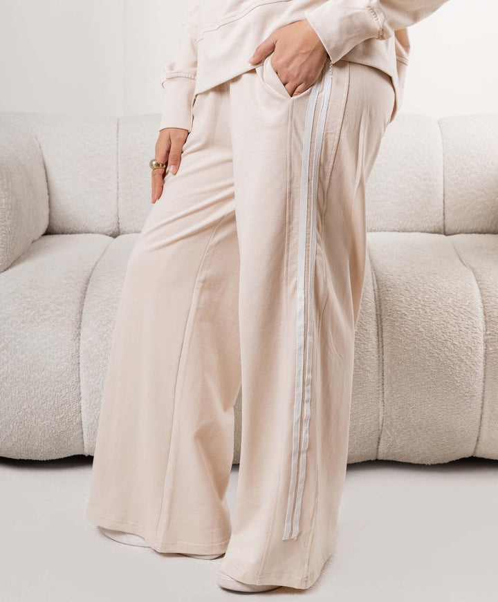 White Stripes Cotton Set