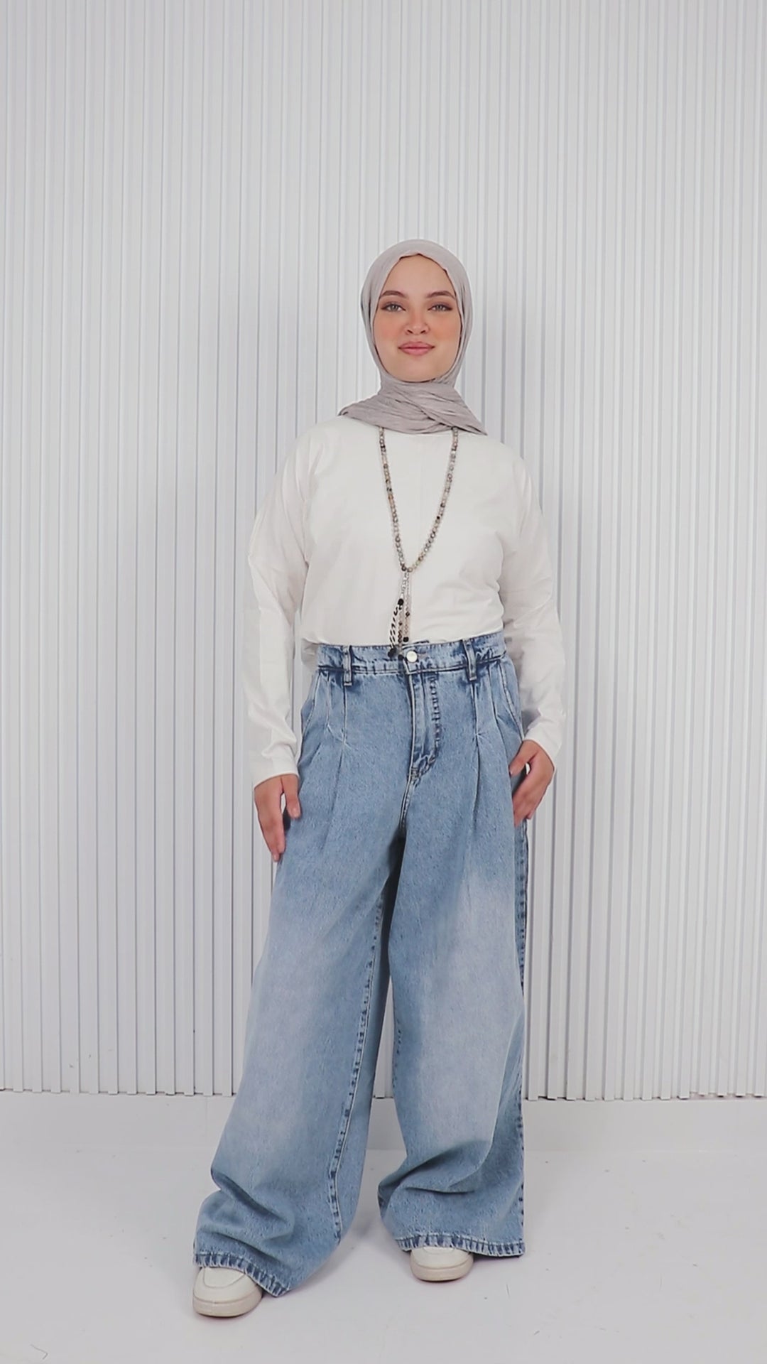 Pleated Wide Leg Denim Pants
